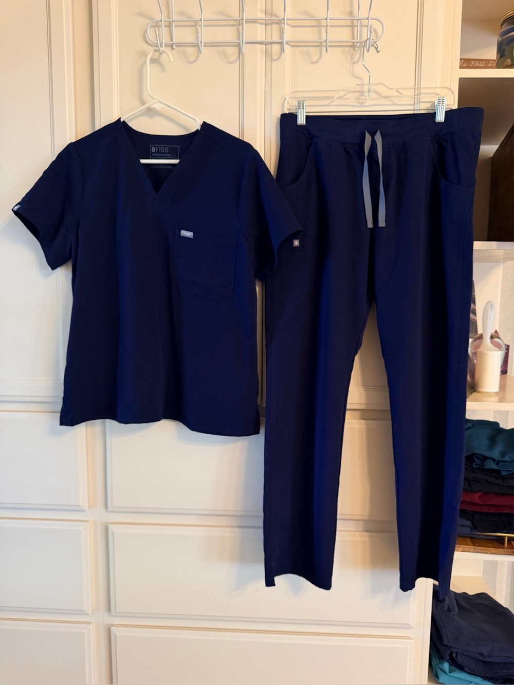 Figs Cade L/Tall bottoms and Katrina top large Navy women’s scrub set